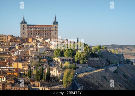 Alcazar und Toledo Skyline - Toledo, Spanien Stockfoto