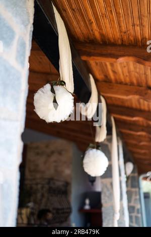 Wundervolle Hochzeitsdekoration im Garten Stockfoto