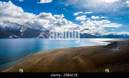 Pangong Lake höchster Salzwassersee der Welt, Leh, Indien Stockfoto