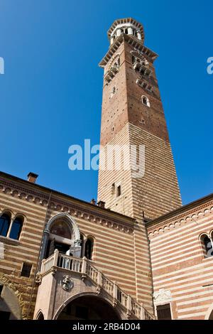 Lamperti-Turm, Palazzo della Ragione, Ragione Palast, Verona, Veneto, Italien Stockfoto