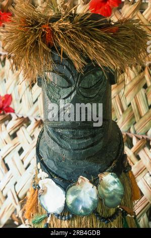 Traditionelle Holzschnitzereien, Cook-Inseln, Südpazifik, Polynesien Stockfoto