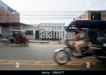 Tarapoto, Peru; 1. Oktober 2022: Blick auf den Lebensmittelmarkt in der Stadt Tarapoto im peruanischen Dschungel. Stockfoto