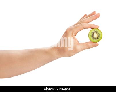 Kiwis in Stücke geschnitten, isoliert auf weißem Pfad Stockfoto