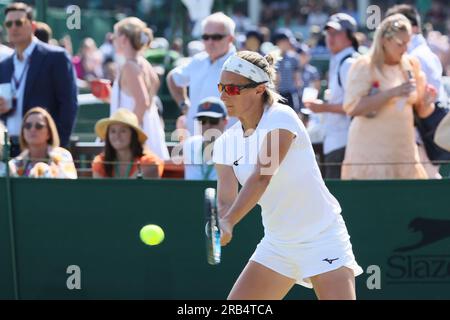 London, Großbritannien. 07. Juli 2023. Belgischer Kirsten Flipkens, das während eines Tennisspiels zwischen dem belgisch-ungarischen Paar Flipkens-Babos und dem US-mexikanischen Paar Muhammad-Olmos in Runde 1 der Doppel-Frauen beim Grand-Slam-Tennisturnier in Wimbledon 2023 im All England Tennis Club im Südwesten Londons, Großbritannien, am Freitag, den 07. Juli 2023, fotografiert wurde. BELGA FOTO BENOIT DOPPAGNE Kredit: Belga News Agency/Alamy Live News Stockfoto