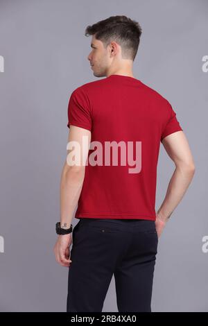 Herren-T-Shirt/Shirt-Modell Stockfoto