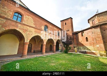 San pietro in der Consavia-Kirche. Asti. Piemont. Italien Stockfoto