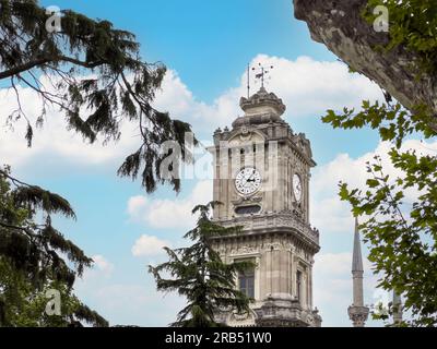 Istanbul Dolmabahce Clock Tower und seine Architektur Stockfoto