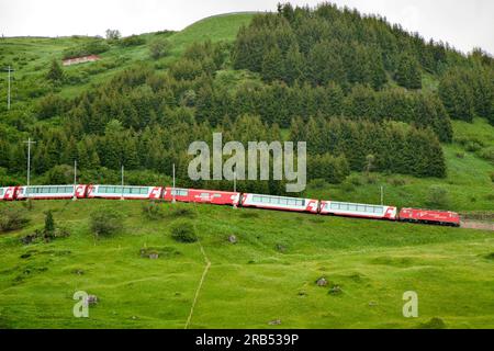 Die Schweiz. Canton Uri. Andermatt. Glacier Express Stockfoto