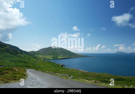 Die Küste zwischen Allihies und Eyeries, County Cork, Irland - John Gollop Stockfoto