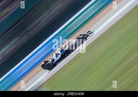 Yuki Tsunoda von AlphaTauri am Übungstag vor dem Großen Preis 2023 in Silverstone, Towcester. Bilddatum: Freitag, 7. Juli 2022. Stockfoto