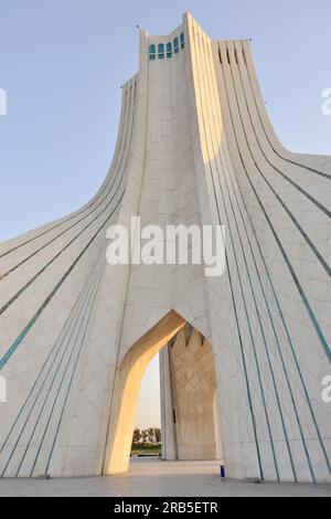 Im Iran. Teheran. Der Azadi Tower Oder King Memorial Tower Stockfoto