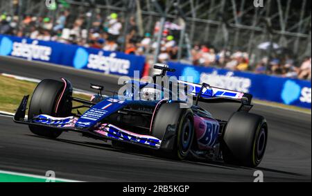 Der Esteban Ocon in den Alpen während der Übung 2 vor dem Großen Preis 2023 in Silverstone, Towcester. Bilddatum: Freitag, 7. Juli 2022. Stockfoto