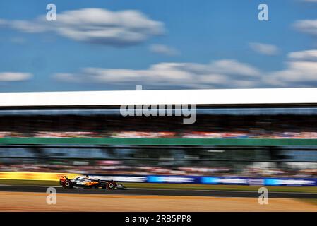 Silverstone, Großbritannien. 07. Juli 2023. Oscar Piastri (AUS) McLaren MCL60. Formel-1-Weltmeisterschaft, Rd 11, Britischer Grand Prix, Freitag, 7. Juli 2023. Silverstone, England. Kredit: James Moy/Alamy Live News Stockfoto