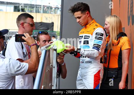 Silverstone, Großbritannien. 07. Juli 2023. Lando Norris (GBR) McLaren. Formel-1-Weltmeisterschaft, Rd 11, Britischer Grand Prix, Freitag, 7. Juli 2023. Silverstone, England. Kredit: James Moy/Alamy Live News Stockfoto