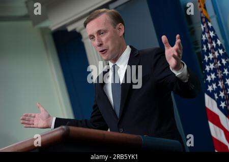 Washington, Vereinigte Staaten. 07. Juli 2023. Der nationale Sicherheitsberater Jake Sullivan nimmt am 7. Juli 2023 am täglichen Briefing im Weißen Haus in Washington Teil. Kredit: Chris Kleponis/CNP/dpa/Alamy Live News Stockfoto