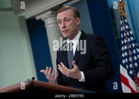 Washington, Vereinigte Staaten. 07. Juli 2023. Der nationale Sicherheitsberater Jake Sullivan nimmt am 7. Juli 2023 am täglichen Briefing im Weißen Haus in Washington Teil. Kredit: Chris Kleponis/CNP/dpa/Alamy Live News Stockfoto