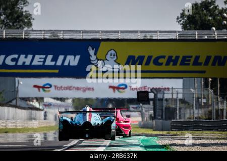 708 DUMAS Romain (Fra), BRISCOE Ryan (aus), PLA Olivier (Fra), Glickenhaus Racing, Glickenhaus 007, Action während der 6 Stunden Monza 2023, 3. Runde der FIA-Weltausdauermeisterschaft 2023, vom 7. Bis 9. Juli 2023 auf der Autodrome Nazionale di Monza, in Monza, Italien Kredit: Independent Photo Agency Srl/Alamy Live News Stockfoto