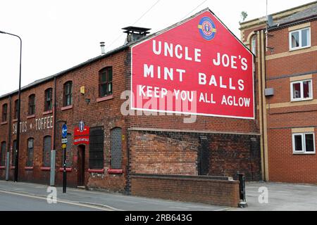 Heimstadion der weltberühmten Uncle Joes Mint Balls in Wigan in Greater Manchester Stockfoto