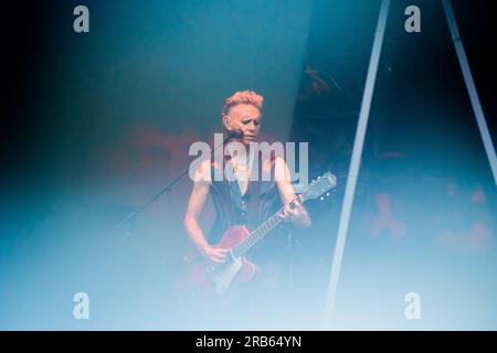 Berlin, Deutschland. 07. Juli 2023. Martin Gore von Depeche Mode tritt im Olympiastadion Berlin auf. Kredit: Christoph Soeder/dpa/Alamy Live News Stockfoto