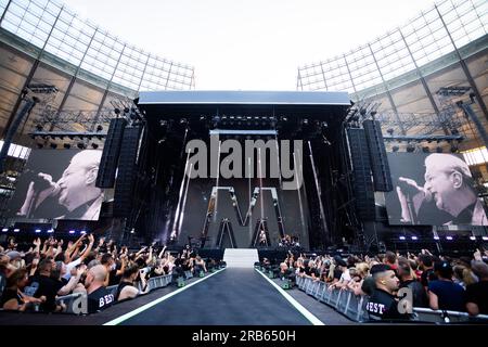 Berlin, Deutschland. 07. Juli 2023. Der Depeche Mode tritt im Olympiastadion Berlin auf. Kredit: Christoph Soeder/dpa/Alamy Live News Stockfoto