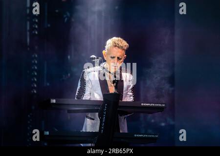 Berlin, Deutschland. 07. Juli 2023. Martin Gore von Depeche Mode tritt im Olympiastadion Berlin auf. Kredit: Christoph Soeder/dpa/Alamy Live News Stockfoto