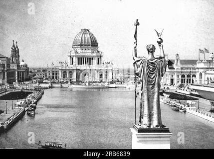 Blick nach Westen von Peristyle, Ehrenhof und Grand Basin der Kolumbianischen Weltausstellung 1893 (Chicago, Illinois) Stockfoto