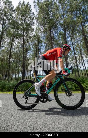 Bordeaux, Frankreich, 7. Juli 2023, SIMON GUGLIELMI vom TEAM ARKEA - SAMSIC in einem Einzelkampf in der Phase 7, 170km, Mont de Marsan nach Bordeaux während der 110. Ausgabe der Tour de France Kredit: Nick Phipps/Alamy Live News Stockfoto