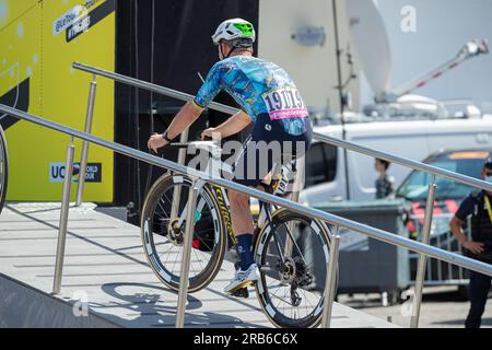 Mont de Marsan, Frankreich, 7. Juli 2023, MARK CAVENDISH vom ASTANA QAZAQSTAN-TEAM, abgebildet zu Beginn von Phase 7, 170km, Mont de Marsan nach Bordeaux während der 110. Ausgabe der Tour de France. Kredit: Nick Phipps/Alamy Live News Stockfoto