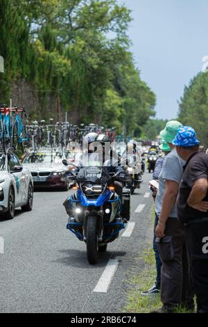 Bordeaux, Frankreich, 7. Juli 2023, der Konvoi der Tour de France während der Stage 7, 170km, Mont de Marsan nach Bordeaux während der 110. Ausgabe der Tour de France Kredit: Nick Phipps/Alamy Live News Stockfoto