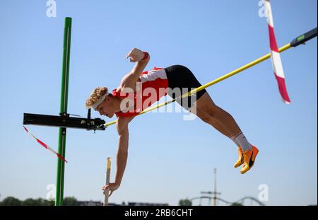 Marburger Till (LG Olympia Dortmund) Action, Finale der Männerstange am 7. Juli 2022 in Düsseldorf. Das Finale 2023 Rhein-Ruhr von 06,07 bis 09.07.2023 Stockfoto