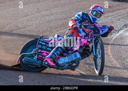 James Pearson in Aktion für Belle Vue Cool Running Colts während des Spiels der National Development League zwischen Belle Vue Colts und Kent Royals im National Speedway Stadium, Manchester, am Freitag, den 7. Juli 2023. (Foto: Ian Charles | MI News) Guthaben: MI News & Sport /Alamy Live News Stockfoto