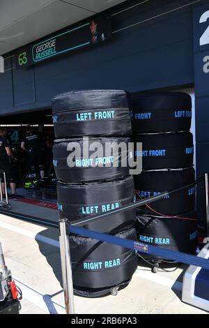 Silverstone, Großbritannien. 07. Juli 2023. SILVERSTONE, England, 07. JULI 2023; Rennreifen in Heizpackungen - GROSSER Preis VON GROSSBRITANNIEN F1 auf der Silverstone Rennstrecke - Formel 1 Grosser Preis von England, 07. JULI 2023 – gebührenpflichtiges Bild, Foto und Copyright © Anthony STANLEY/ATP Images (STANLEY Anthony/ATP/SPP) Guthaben: SPP Sport Press Photo. Alamy Live News Stockfoto