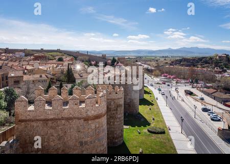 Luftaufnahme von Avila und Mauern - Avila, Spanien Stockfoto