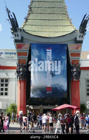 Los Angeles, Kalifornien, USA 7. Juli 2023 Mission Impossible Dead Reckoning Part One Tom Cruise Banner im TCL Chinese Theatre am 7. Juli 2023 in Los Angeles, Kalifornien, USA. Foto: Barry King/Alamy Stock Photo Stockfoto