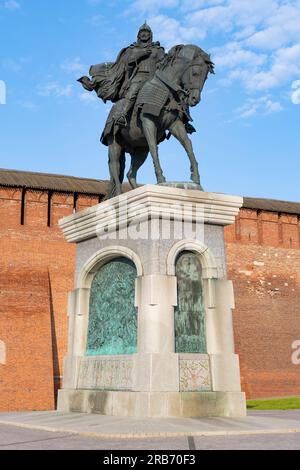 KOLOMNA, RUSSLAND - 16. JUNI 2023: Denkmal für Großherzog Dmitry Donskoy an einem sonnigen Junitag Stockfoto