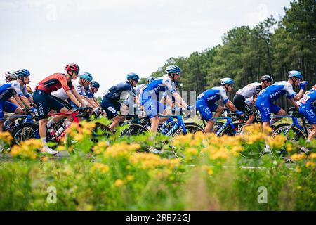 Frankreich. 07. Juli 2023. Foto von Alex Whitehead/SWpix.com - 07/07/2023 - Radfahren - 2023 Tour de France - Etappe 7: Mont-de-Marsan nach Bordeaux (169,9km) - Kredit: SWpix/Alamy Live News Stockfoto