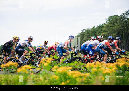 Frankreich. 07. Juli 2023. Foto von Alex Whitehead/SWpix.com - 07/07/2023 - Radfahren - 2023 Tour de France - Etappe 7: Mont-de-Marsan nach Bordeaux (169,9km) - Kredit: SWpix/Alamy Live News Stockfoto