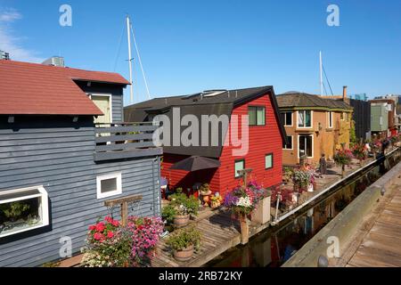 Schwimmende Häuser im Sea Village auf Granville Island, Vancouver, BC, Kanada Stockfoto