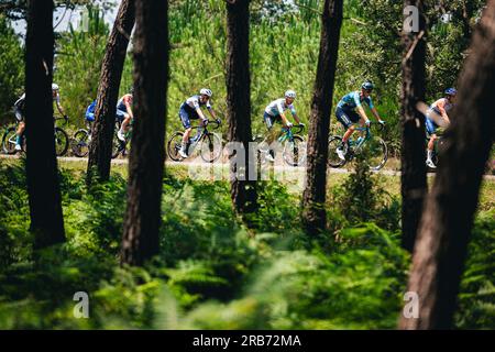 Frankreich. 07. Juli 2023. Foto von Alex Whitehead/SWpix.com - 07/07/2023 - Radfahren - 2023 Tour de France - Etappe 7: Mont-de-Marsan nach Bordeaux (169,9km) - Kredit: SWpix/Alamy Live News Stockfoto