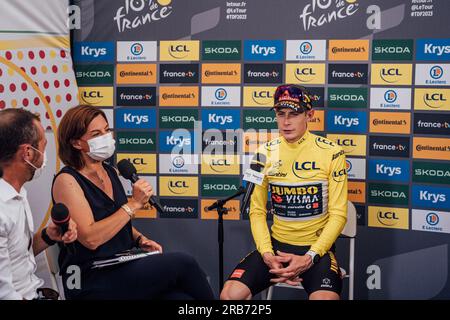 Bordeaux, Frankreich. 07. Juli 2023. Bild von Zac Williams/SWpix.com- 07/07/2023 - Radfahren - 2023 Tour de France - Etappe 7 Mont-de-Marsan nach Bordeaux (169,9km) - Jonas Vingegaard, Jumbo Visma. Kredit: SWpix/Alamy Live News Stockfoto