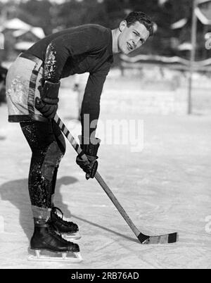 Lake Placid, New York: 1. Januar 1926 Ein Porträt von L. Noble vom Yale Hockeyteam, das Williams College während der letzten Woche der Winterspiele am Lake Placid besiegte. Stockfoto