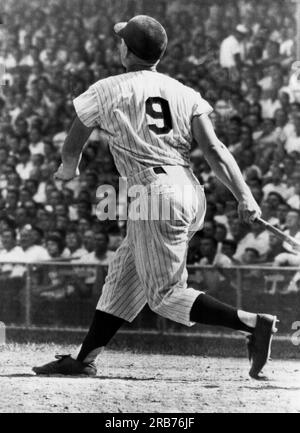 New York, New York: 2. September 1961 Roger Maris im Yankee Stadium, als er sein 52. Homer des Jahres auf der Suche nach Babe Ruths Rekord von 60 Homeruns in einer Saison erreichte. Stockfoto