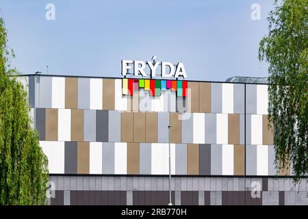 FRYDEK-MISTEK, TSCHECHISCHE REPUBLIK - 28. MAI 2023: Fryda Shopping Mall in Frydek-Mistek mit vielen Geschäften Stockfoto