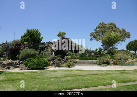 Culver City, Kalifornien, USA 6. Juli 2023 The Grotto at Holy Cross Cemetery am 6. Juli 2023 in Culver City, Kalifornien, USA. Foto: Barry King/Alamy Stock Photo Stockfoto