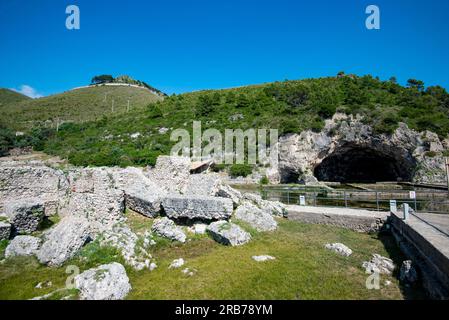 Sperlonga Höhle in Tiberio Ruinen - Italien Stockfoto