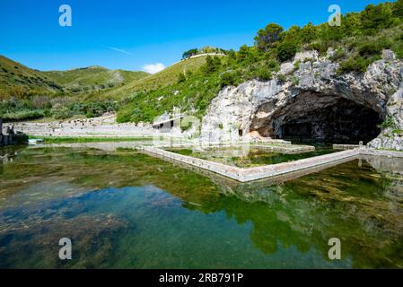 Sperlonga Höhle in Tiberio Ruinen - Italien Stockfoto