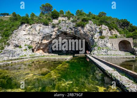 Sperlonga Höhle in Tiberio Ruinen - Italien Stockfoto