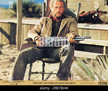 PAUL NEWMAN im LEBEN UND IN DER ZEIT VON RICHTER ROY BEAN 1972 Regisseur JOHN HUSTON Original Drehbuch John Milius Art Direction Tambi Larsen Dekoration Robert R. Benton Kostümdesign Edith Head Music Maurice Jarre Coleytown Productions / First Artists / National General Pictures Stockfoto