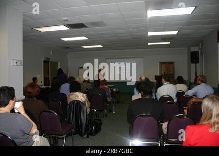 Vortrag auf dem WeltAIDS-Welttag zur Innenmarkierung Stockfoto