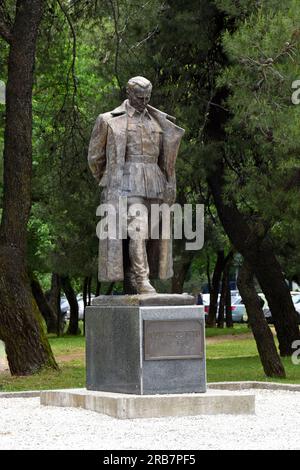 Bronzestatue von Josip Broz Tito, dem ehemaligen Präsidenten der Sozialistischen Bundesrepublik Jugoslawien, in Podgrica, Montenegro. Stockfoto